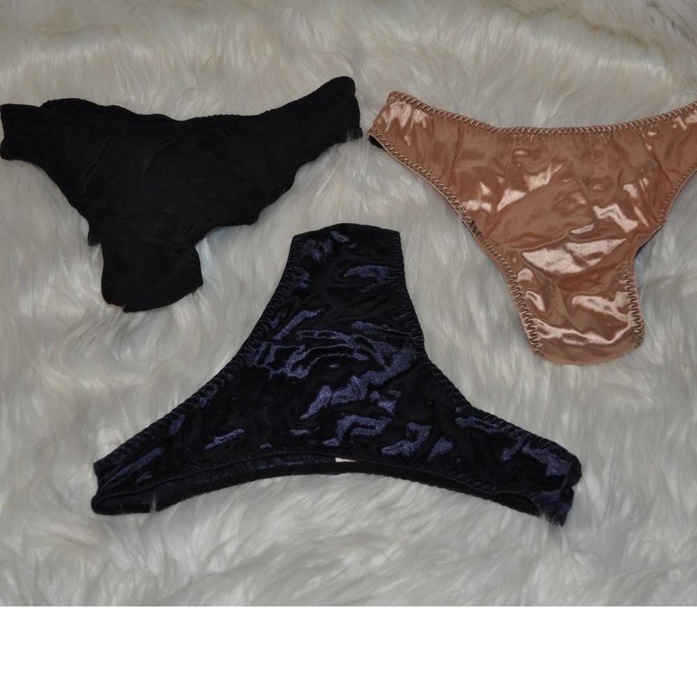 Women's G-string Panties Ruffle Frilly Thongs Underwear pack of 3